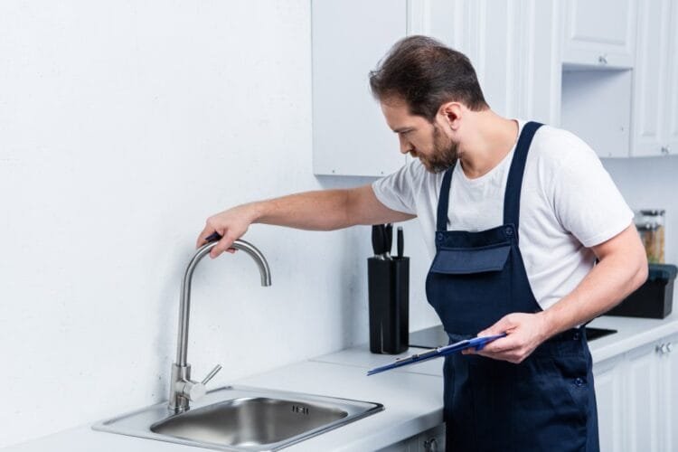 كيف يمكن لشركة كشف التسربات المتخصصة حماية منزلك في مكة؟